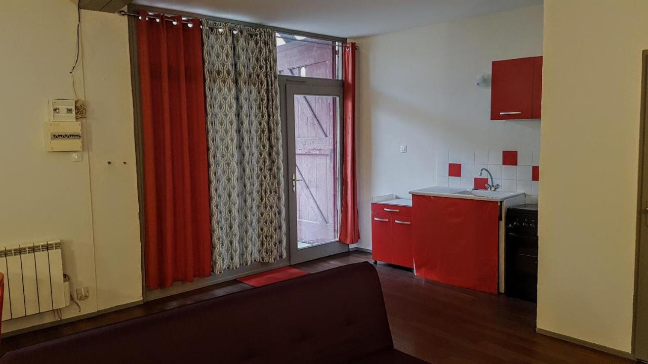 Grand Studio Et Jolies Chambres A Louer Passins Exterior photo