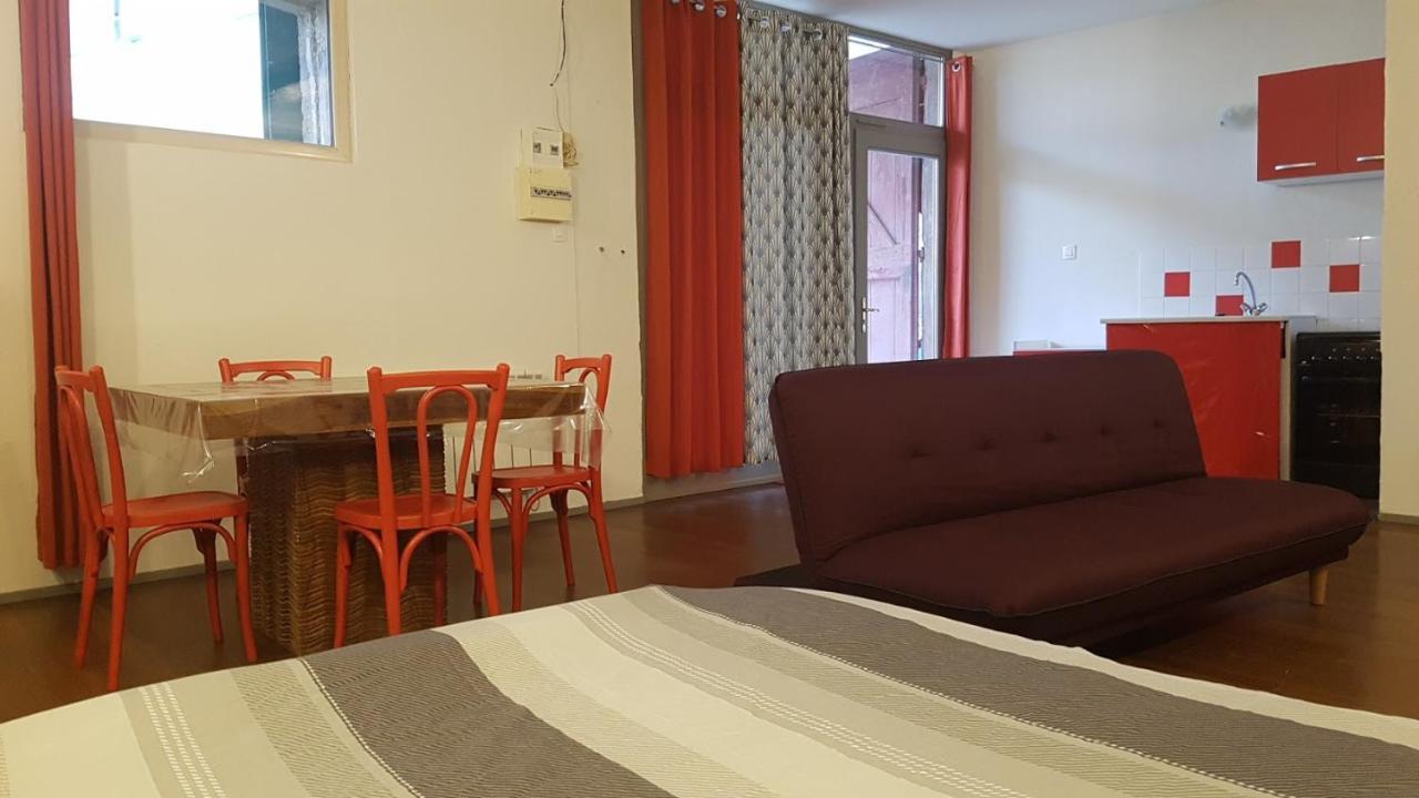 Grand Studio Et Jolies Chambres A Louer Passins Exterior photo