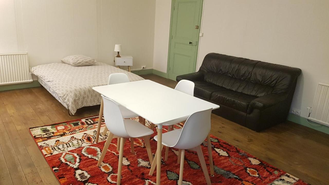 Grand Studio Et Jolies Chambres A Louer Passins Exterior photo