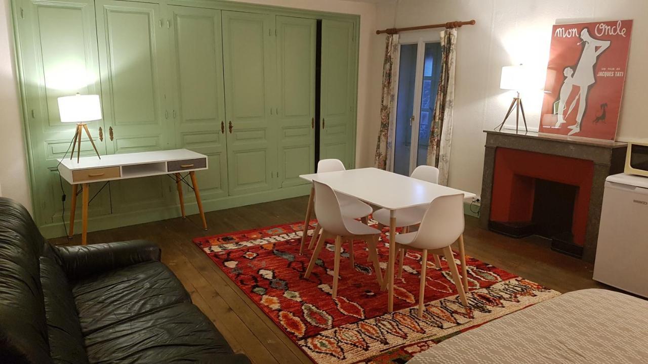 Grand Studio Et Jolies Chambres A Louer Passins Exterior photo
