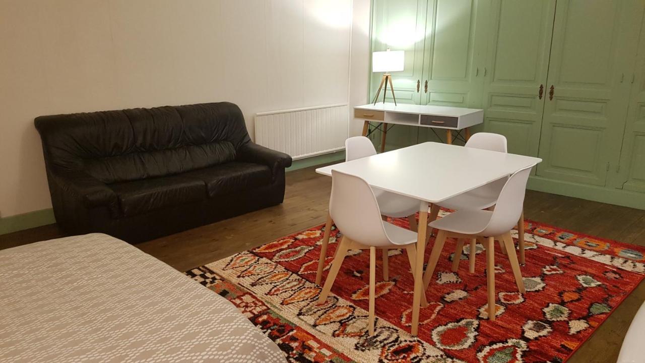 Grand Studio Et Jolies Chambres A Louer Passins Exterior photo